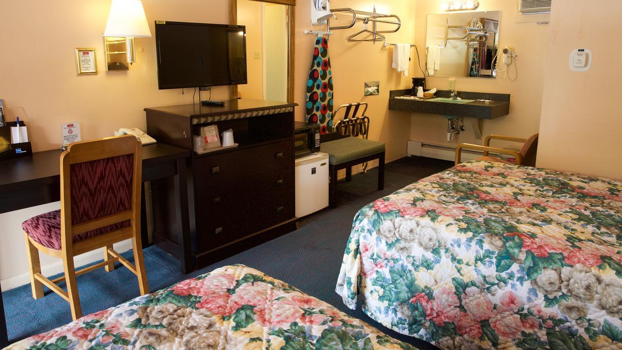 Hometown Inn เอเธนส์ ภายนอก รูปภาพ